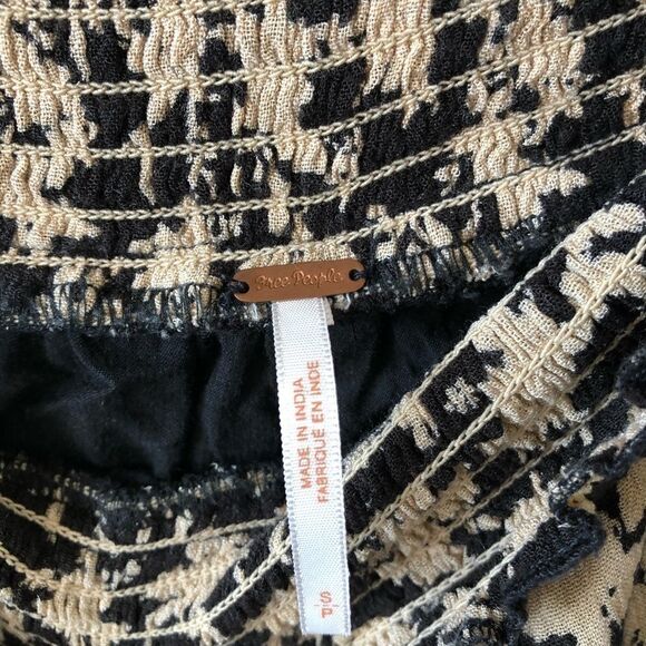 FREE People Bubble Hem Black/Cream Floral Shorts - Picture 5 of 5